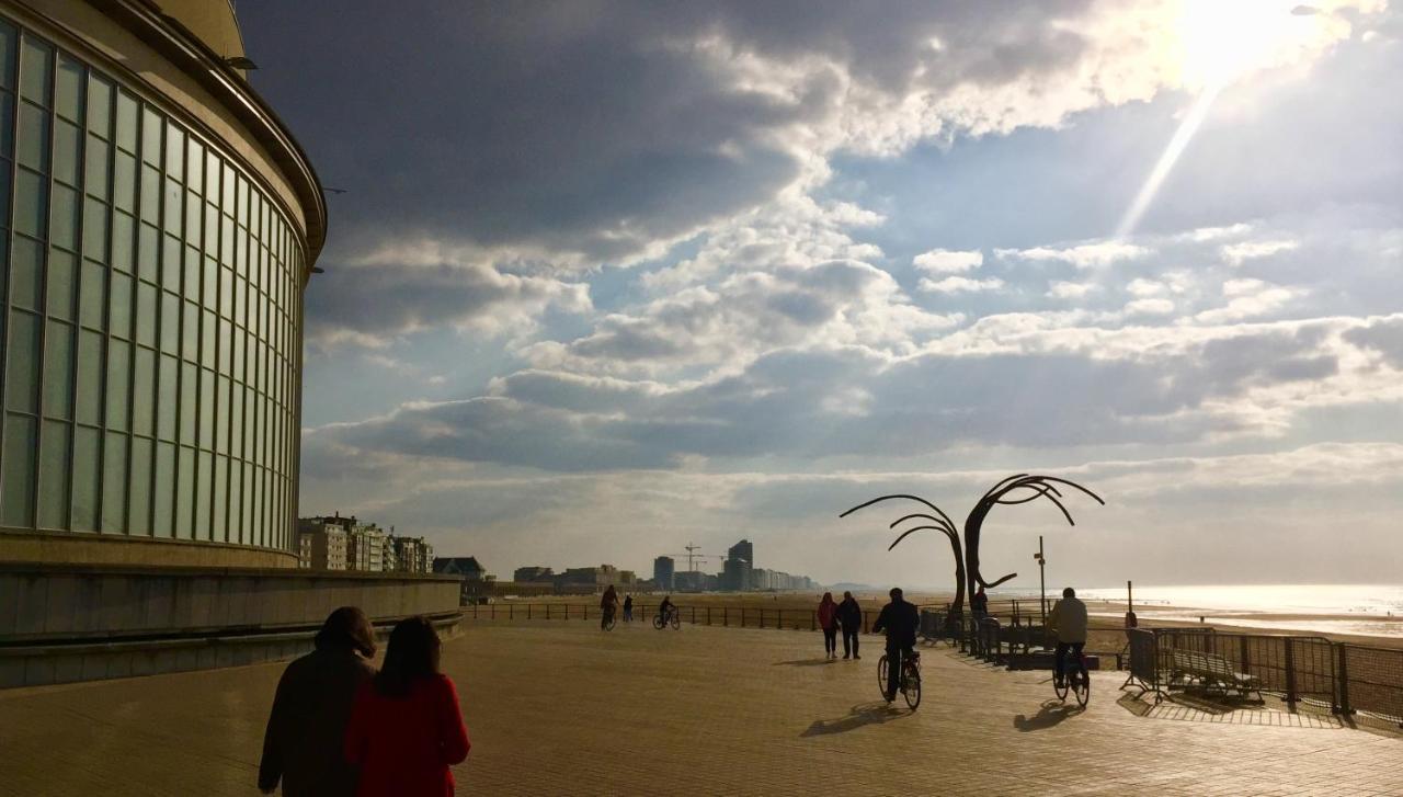 Rustig Appartement Met Zeezicht Dicht Bij Het Centrum Ostende Extérieur photo