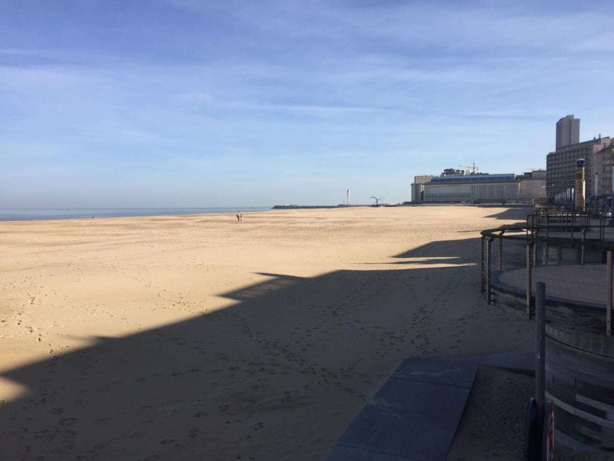 Rustig Appartement Met Zeezicht Dicht Bij Het Centrum Ostende Extérieur photo